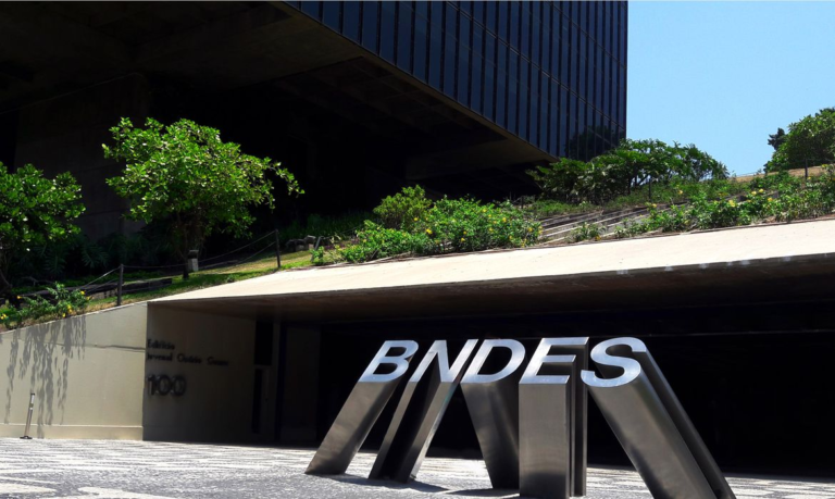 BNDES, Petrobras e a reindustrialização